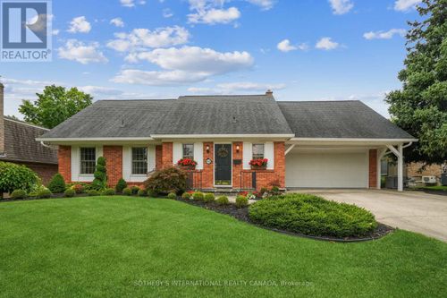 1926 Kerns Rd, Burlington, ON, L7P3A5 | Card Image