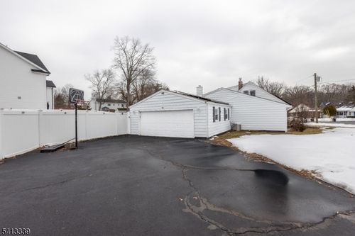 5 Ferndale Rd, Wayne, NJ, 07470-7406 | Card Image