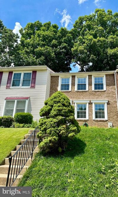 18823 Creeper Lane, Townhouse with 3 bedrooms, 2 bathrooms and null parking in GAITHERSBURG MD | Image 3