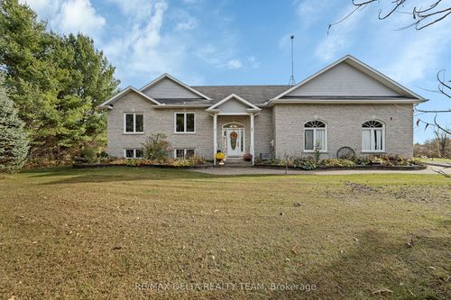 3782 Etienne Rd, Sarsfield, ON, K0A3E0 | Card Image