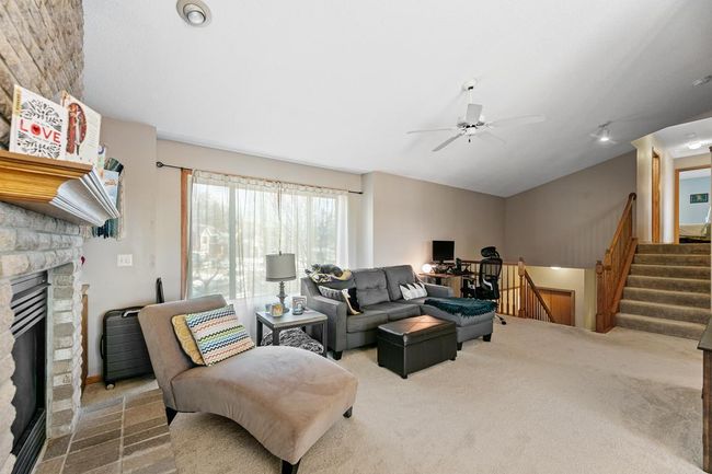 Upper level - living room | Image 6