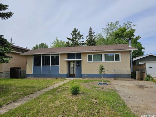 1641 103rd St, North Battleford, SK, S9A1L6 | Card Image