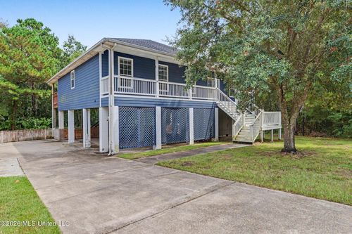2008 Pompano St, Gautier, MS, 39553-7039 | Card Image