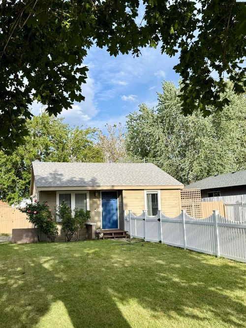 708 Sanford Ave, Richland, WA, 99352-3803 | Card Image
