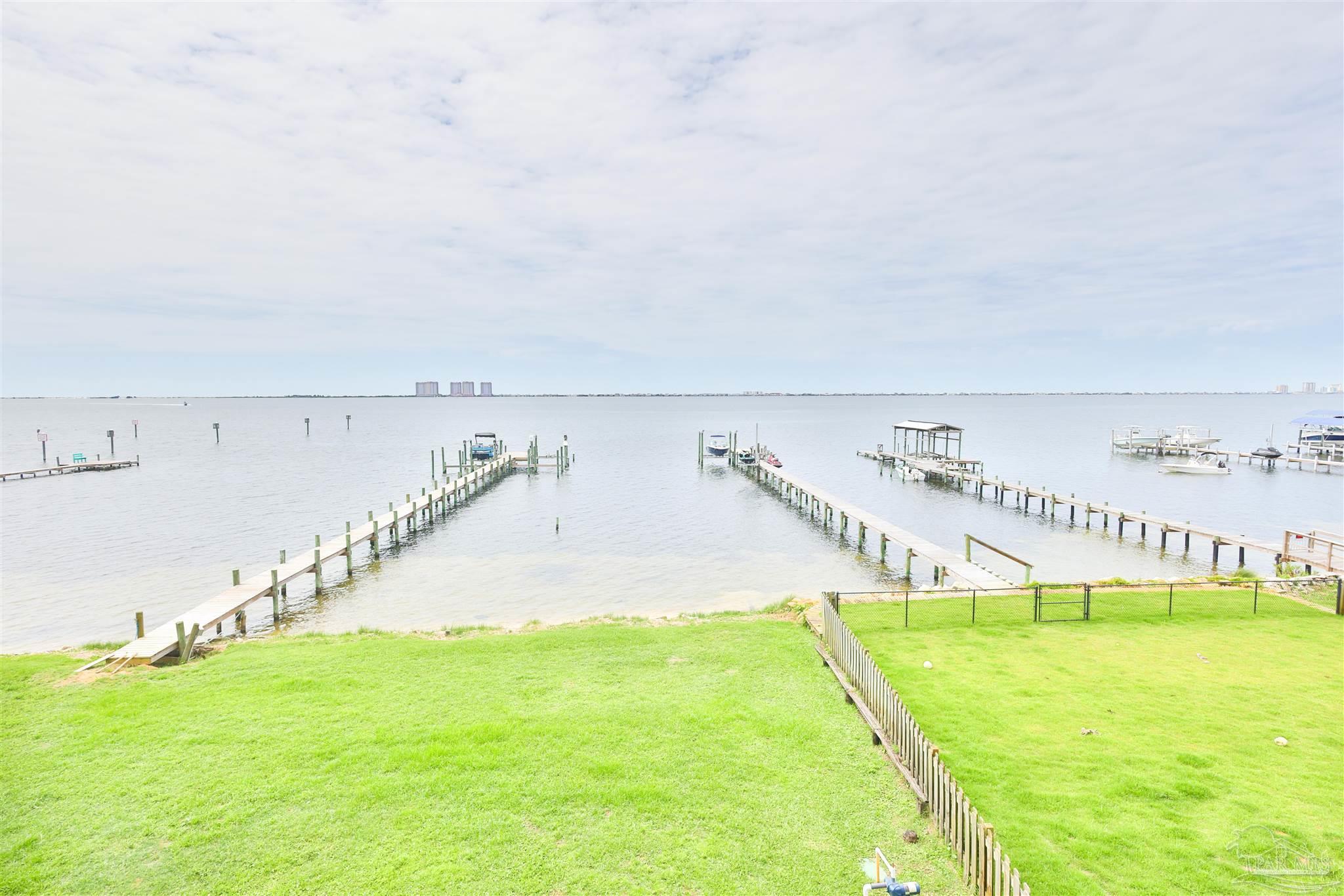 Linden Ave, Gulf Breeze, FL 32563