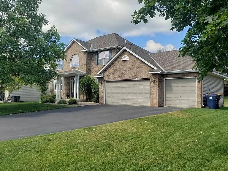Jury Ct, Lakeville, MN 55044