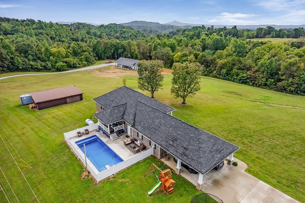 Lick Creek Rd, Byrdstown, TN 38549