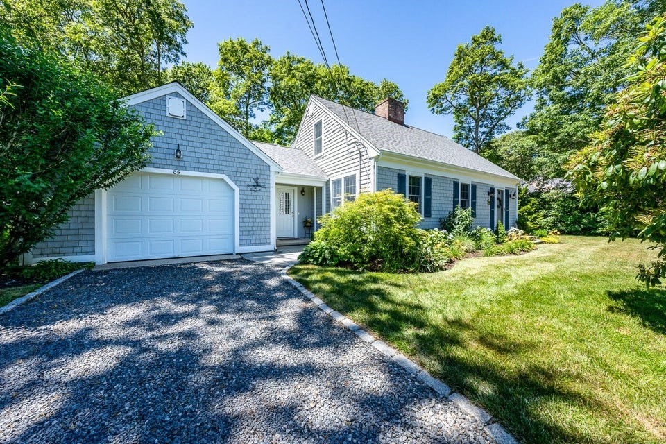Deerfield Rd, Osterville, MA 02655