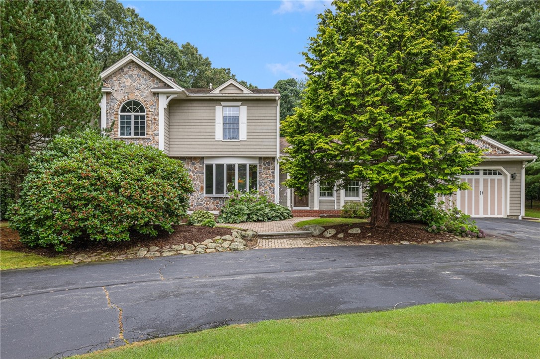 Lauren Ct, Cranston, RI 02921