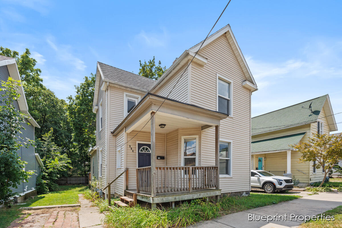 Douglas St, Grand Rapids, MI 49504