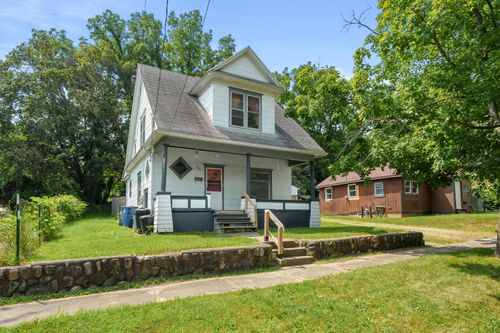 111 Burnham St W, Battle Creek, MI, 49015-2520 | Card Image