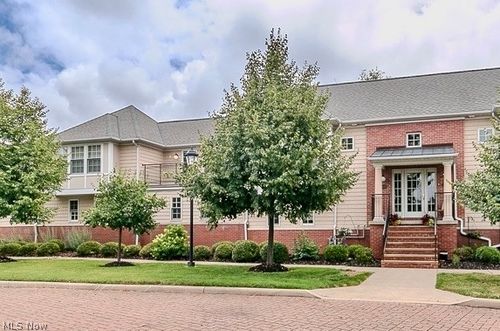7470 Presley Ave, Mentor, OH, 44060-5765 | Card Image