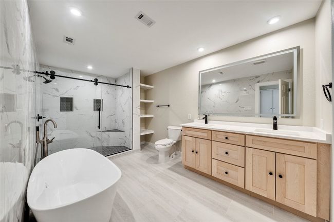 8111 Middle Ct, Townhouse with 3 bedrooms, 3 bathrooms and null parking in Austin TX | Image 25