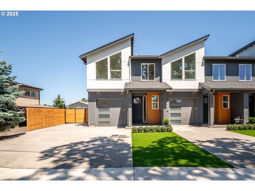 609 E Heintz St, Molalla, OR, 97038-9378 | Card Image