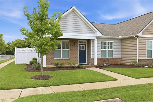 201 Cathedral St, Smithfield, VA, 23430-2587 | Card Image