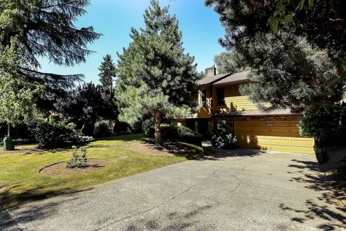 9469 148a St, Surrey, BC, V3R8E2 | Card Image