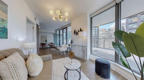 811-11 Wellesley St W, Toronto, ON, M4Y0G4 | Card Image