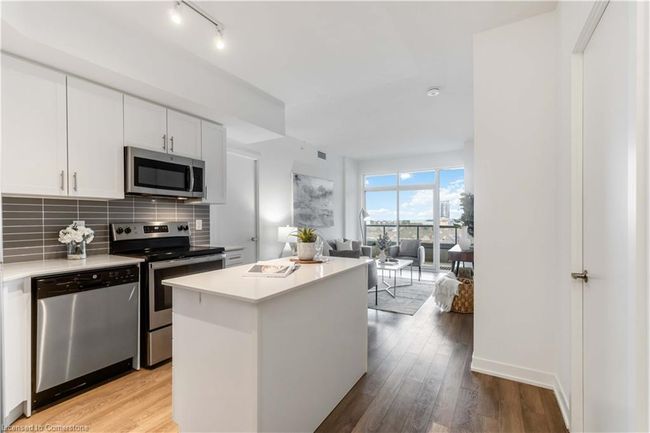 807 - 550 N Service Rd, House attached with 2 bedrooms, 2 bathrooms and 1 parking in Grimsby ON | Image 10
