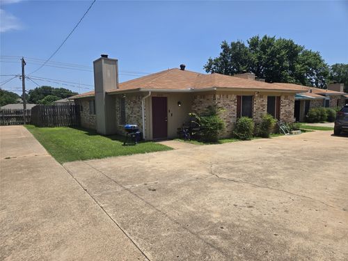 2405 Springmont Court, Arlington, TX, 76012 | Card Image