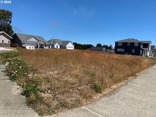 843 Spyglass Dr, Bandon, OR, 97411-9096 | Card Image