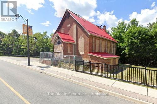 1532 Queen St, Caledon, ON, L7K0C2 | Card Image