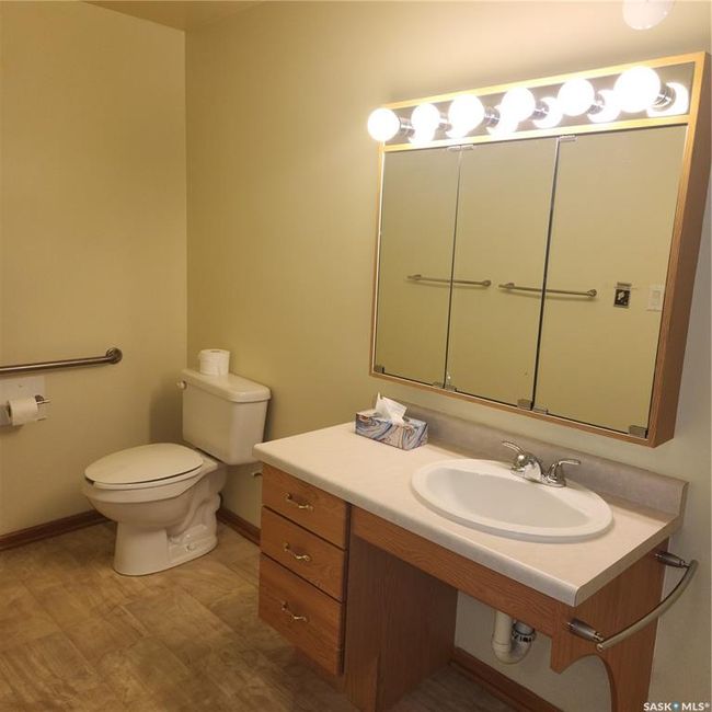 105 - 240 Athabasca St E, Condo with 1 bedrooms, 1 bathrooms and 2 parking in Moose Jaw SK | Image 19