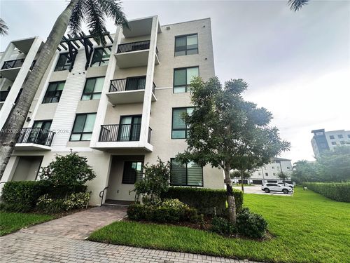 19-4636 84th Ave, Doral, FL, 33166-5975 | Card Image