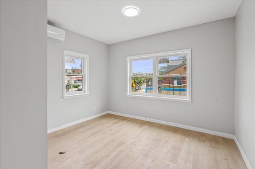 8606 126th St, Richmond Hill, NY, 11418-2637 | Card Image