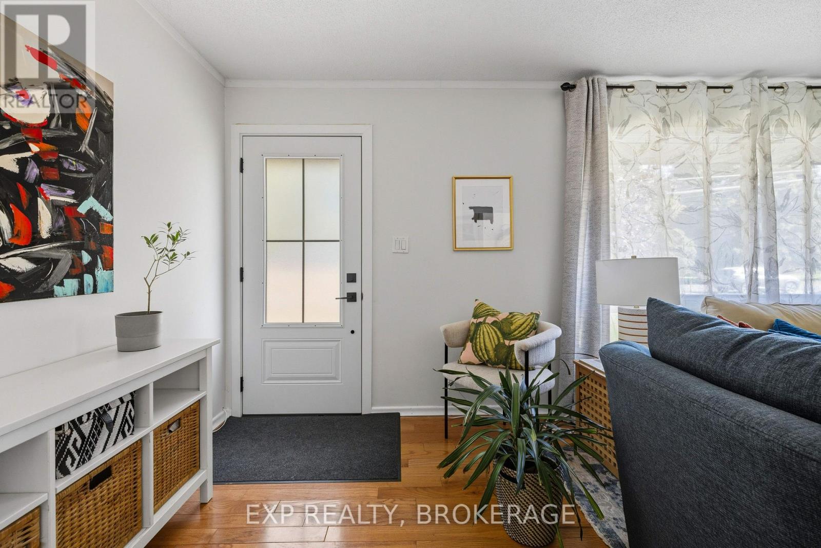 Residential in Kingston (City North of 401) 4