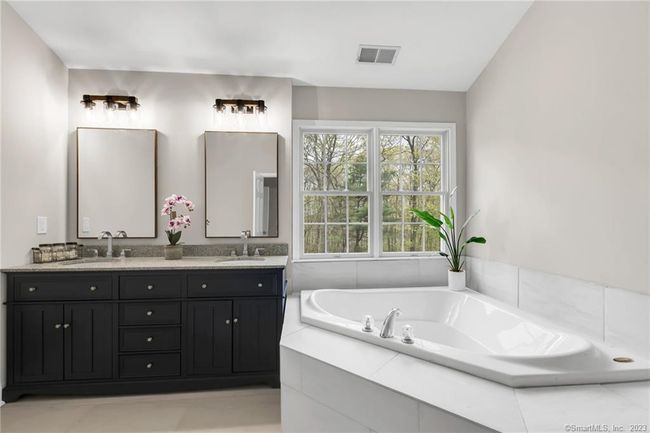 64 Eastham Bridge Rd, House other with 4 bedrooms, 3 bathrooms and 5 parking in East Hampton CT | Image 25