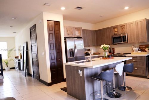 16012 Nw 91st Ct, Miami Lakes, FL, 33018-6363 | Card Image