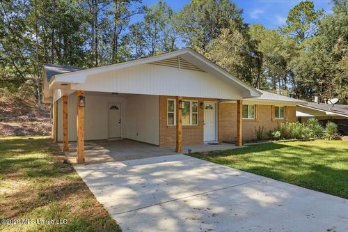 622 11th Ave Nw, Magee, MS, 39111-3368 | Card Image
