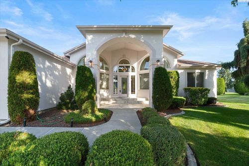 4 Dahlia Ct, Pasco, WA, 99301-3276 | Card Image