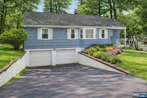 476 Greenway Drive, Leonia, NJ, 07605 | Card Image
