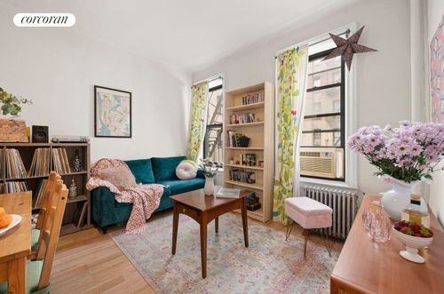 3c-35 Crown St, Brooklyn, NY, 11225-1872 | Card Image