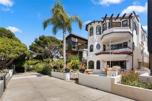 332 18th St, Manhattan Beach, CA, 90266-4653 | Card Image