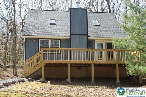 95 Piney Woods Dr, Jim Thorpe, PA, 18229-2762 | Card Image