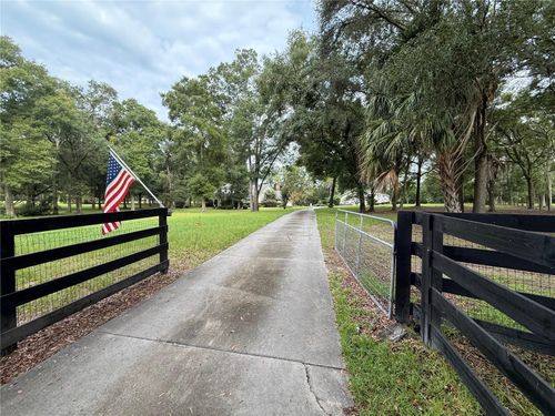 8762 State Road 26, Newberry, FL, 32669-7256 | Card Image
