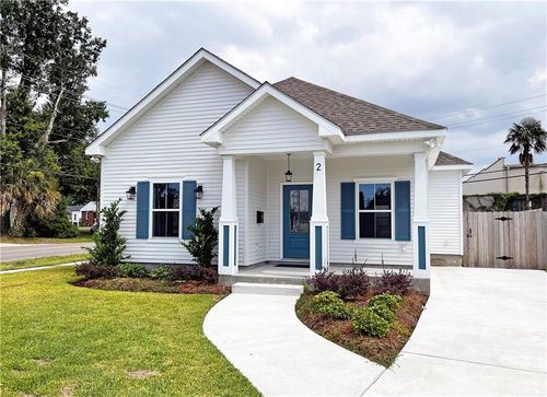 2 Fairlane Dr, Metairie, LA, 70003-3812 | Card Image
