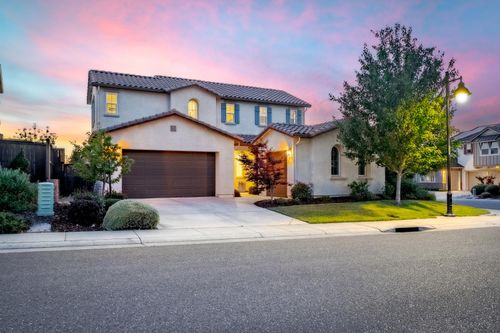 800 Lazy Creek Dr, Rocklin, CA, 95765-5716 | Card Image
