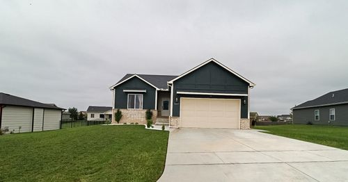 5247 N Cambridge St, Bel Aire, KS, 67226-7689 | Card Image