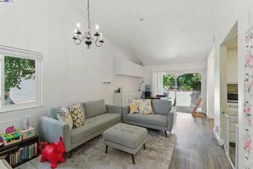 a-6198 Civic Terrace Ave, Newark, CA, 94560-3835 | Card Image