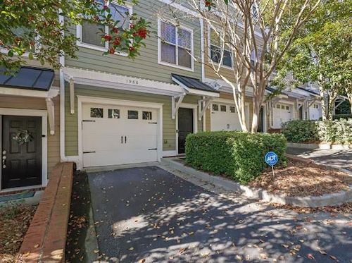 1960 Sterling Oaks Cir Ne, Brookhaven, GA, 30319-4129 | Card Image