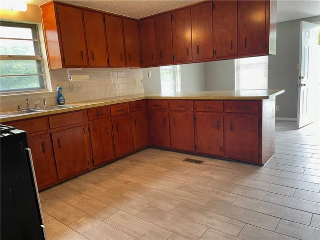 4976 Central Dr, House other with 3 bedrooms, 1 bathrooms and null parking in Springdale AR | Image 5