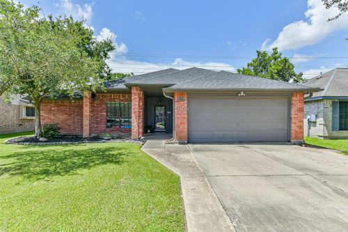 2212 Aberdeen Dr, League City, TX, 77573-4932 | Card Image