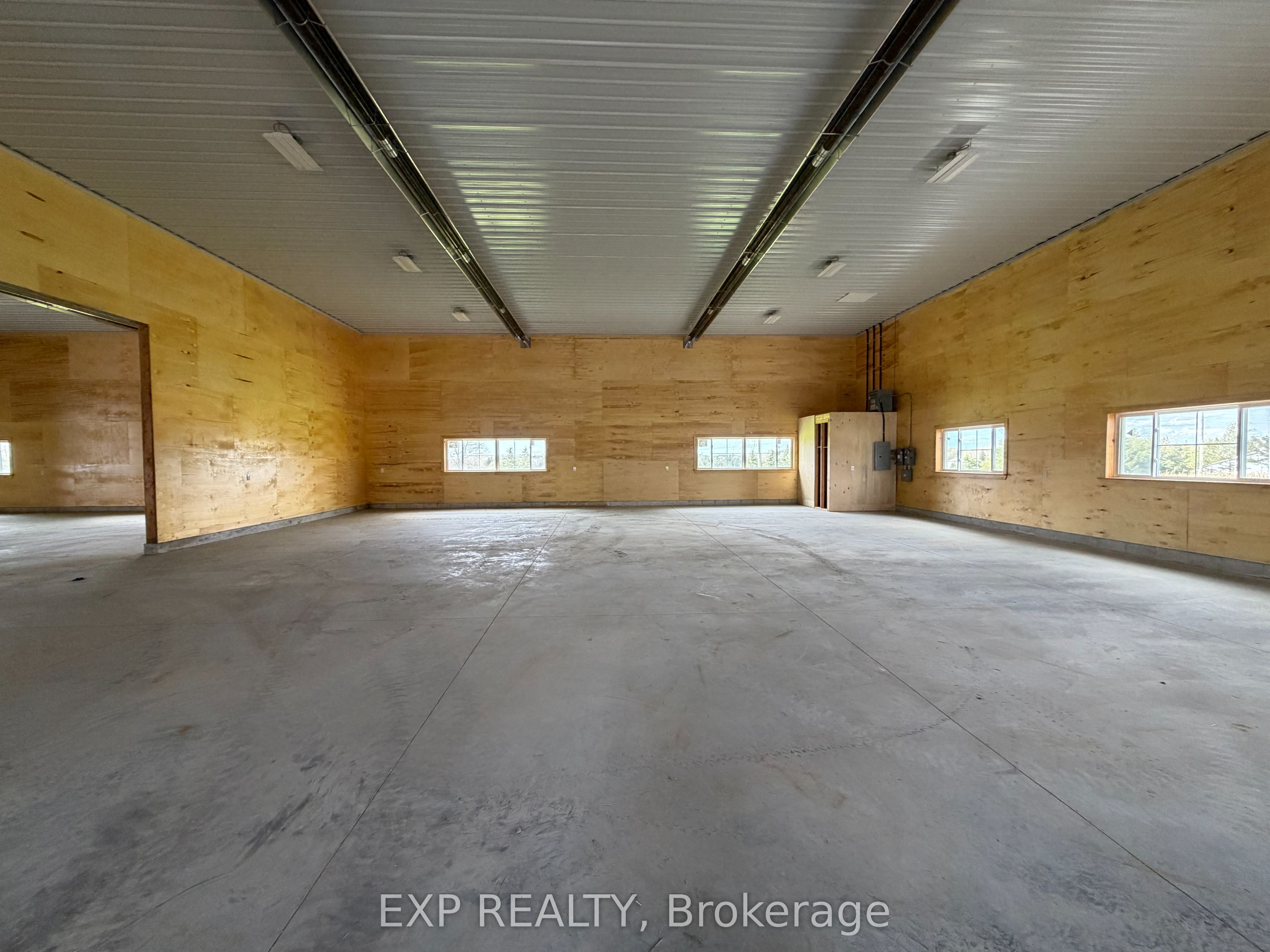 Commercial Lease in Whitchurch-Stouffville 5