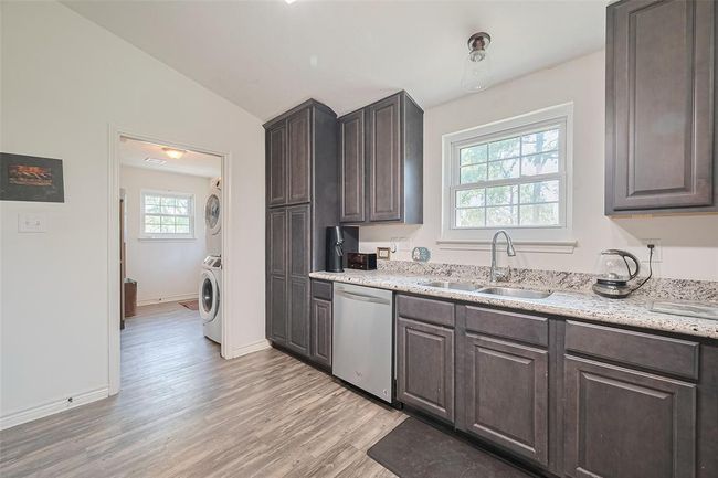 914 Baker Rd, Home with 3 bedrooms, 2 bathrooms and null parking in Rosenberg TX | Image 12