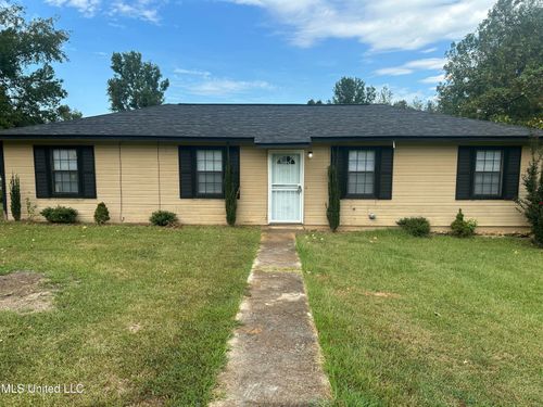 103 Sherwood Dr, Batesville, MS, 38606-8036 | Card Image