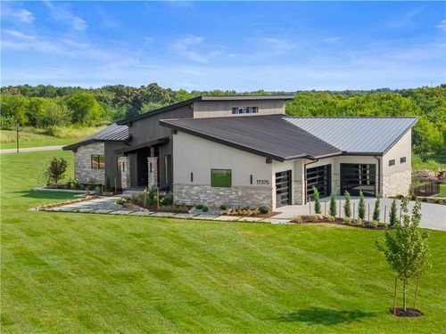 17375 Galloway Dr, Stilwell, KS, 66085 | Card Image