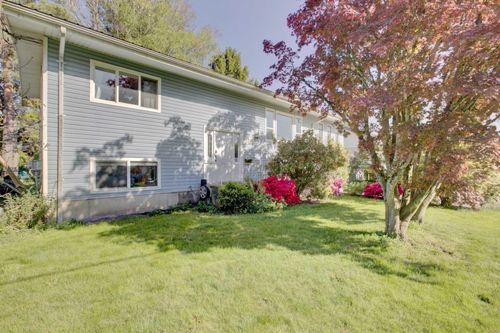 8505 Howard Cres, Chilliwack, BC, V2P5R5 | Card Image